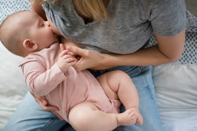 When Breastfeeding in Public, Mothers Deserve Nothing But Unconditional Support thumbnail