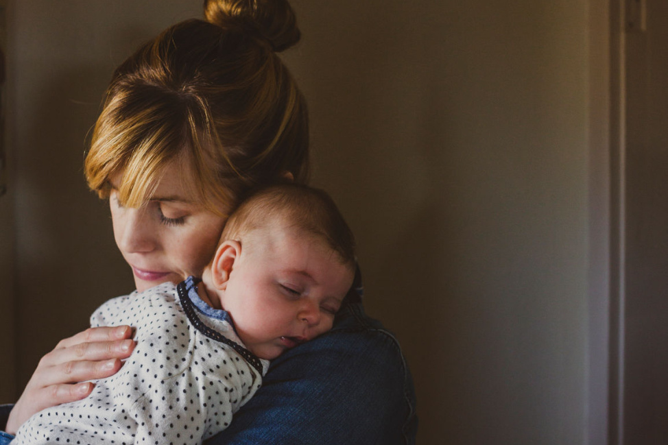 Before you sleep train your baby, you need to read these guides first thumbnail